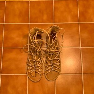 American Eagle strapped sandals